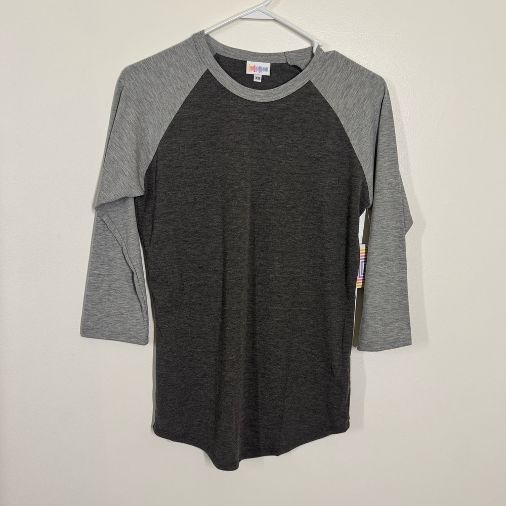 NWT LuLaRoe Women’s Two-Tone Gray Raglan Tee in Dark and Light Gray XS Baseball